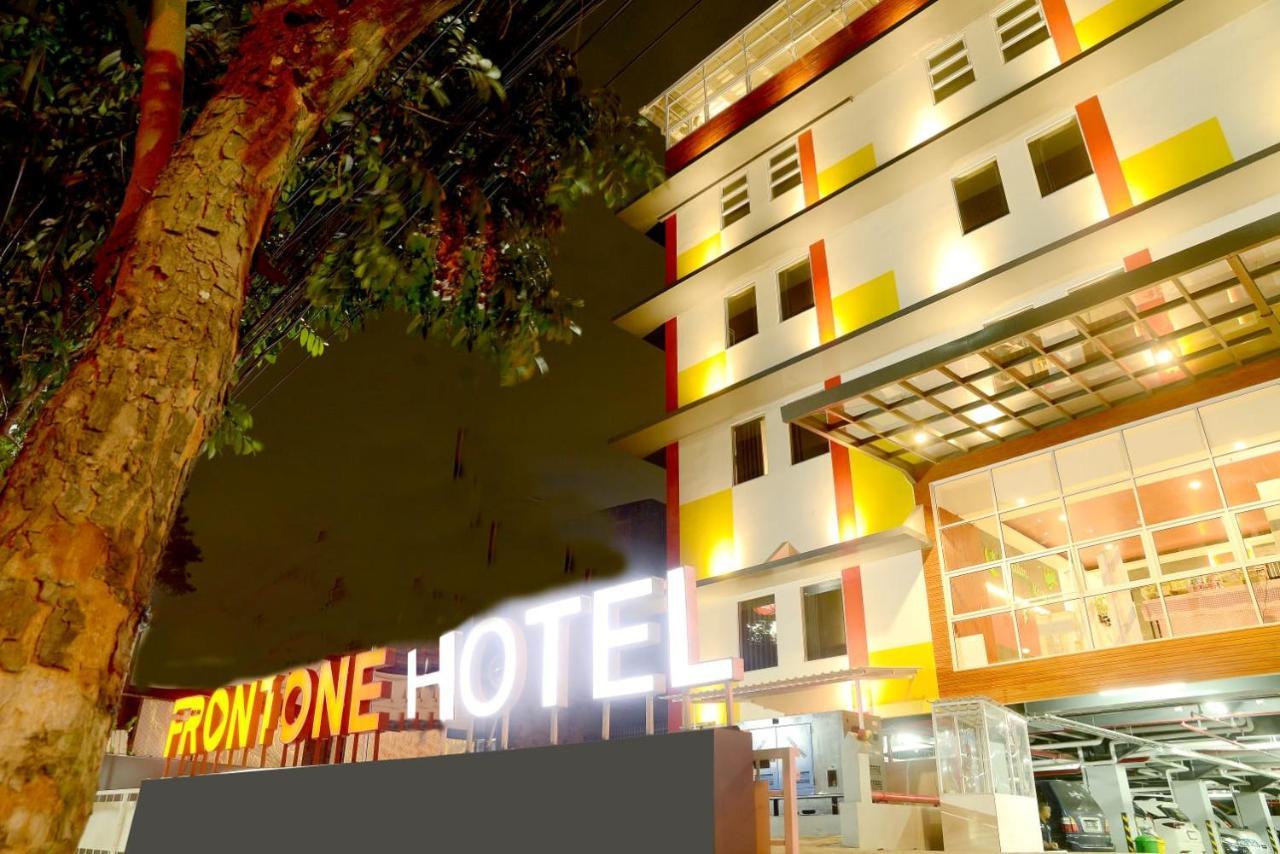Front One Hotel Pasir Koja Bandung Buitenkant foto