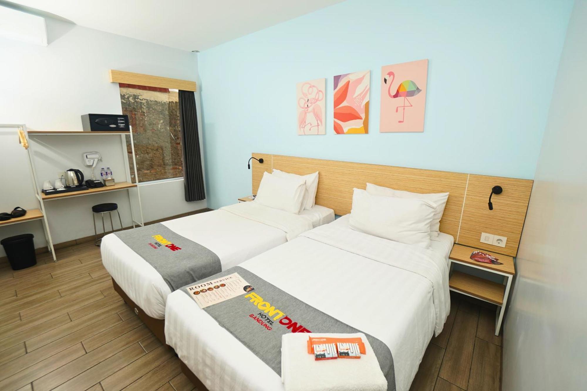Front One Hotel Pasir Koja Bandung Buitenkant foto