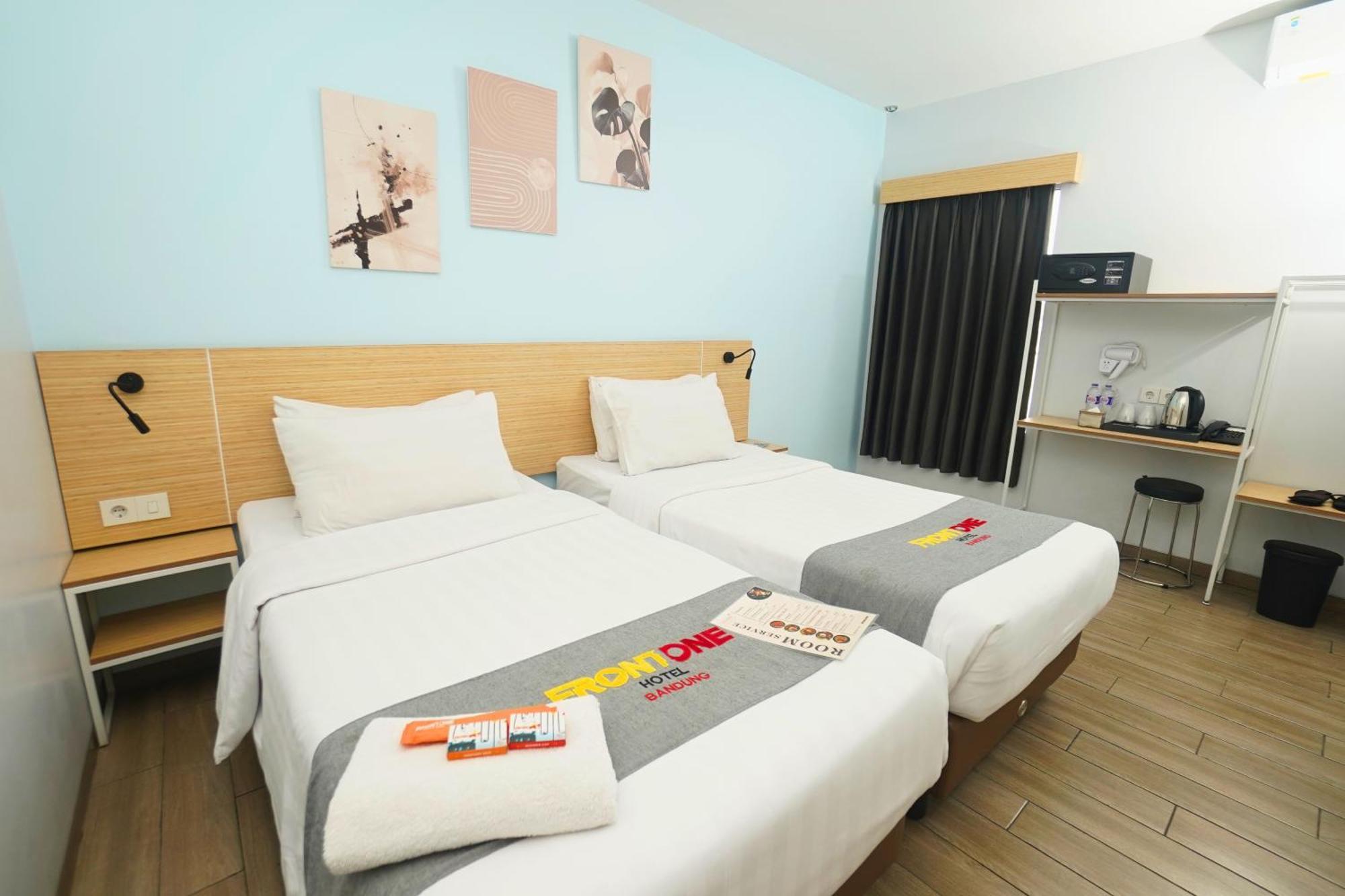 Front One Hotel Pasir Koja Bandung Buitenkant foto
