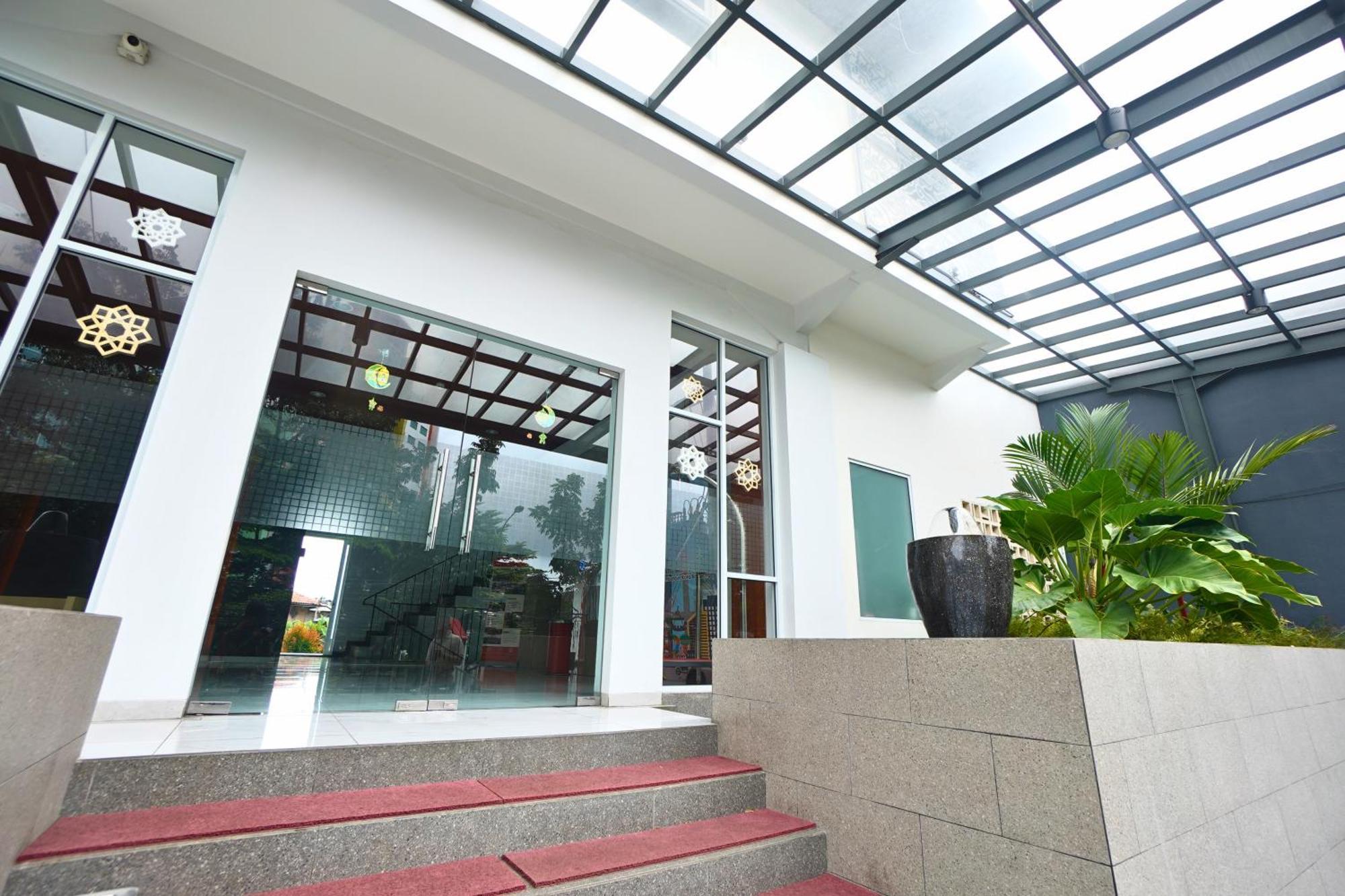 Front One Hotel Pasir Koja Bandung Buitenkant foto