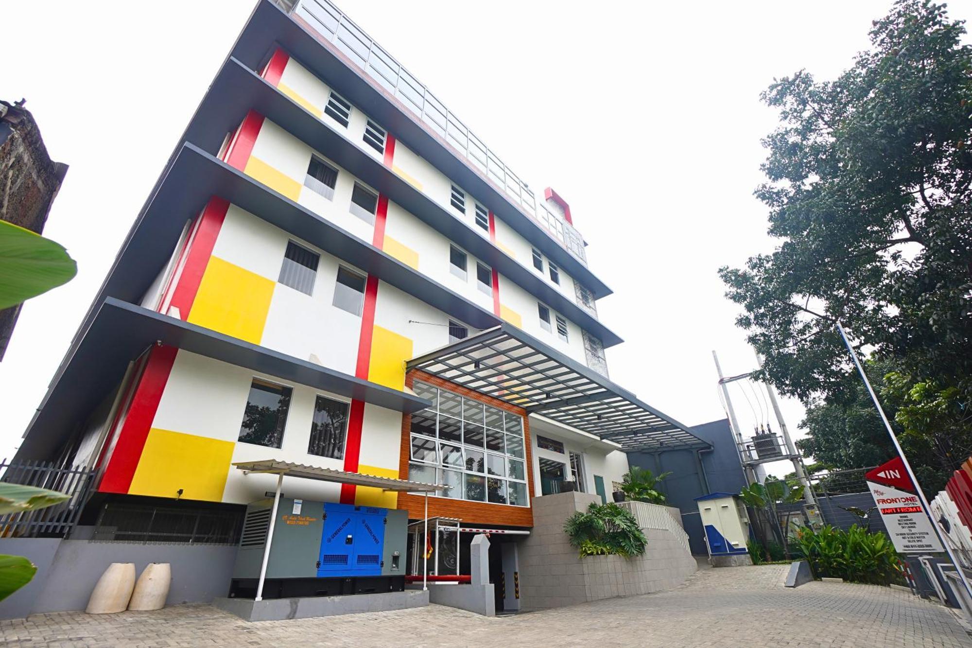 Front One Hotel Pasir Koja Bandung Buitenkant foto
