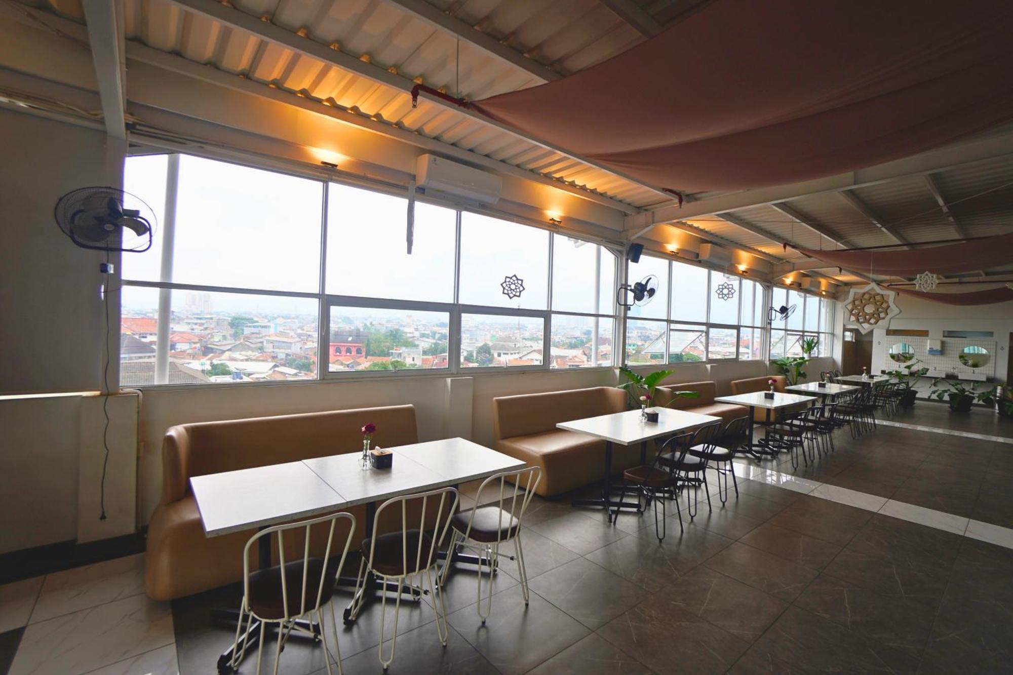 Front One Hotel Pasir Koja Bandung Buitenkant foto