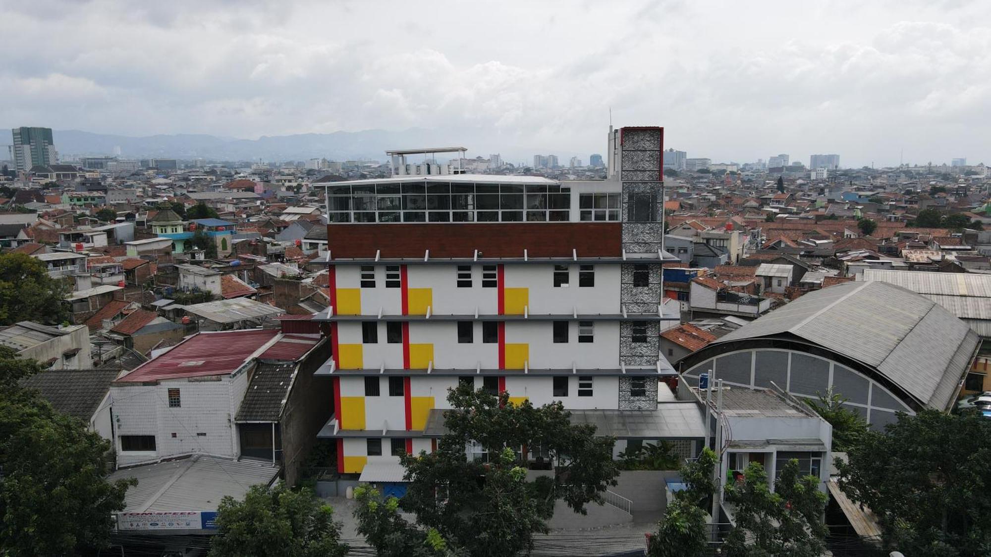 Front One Hotel Pasir Koja Bandung Buitenkant foto