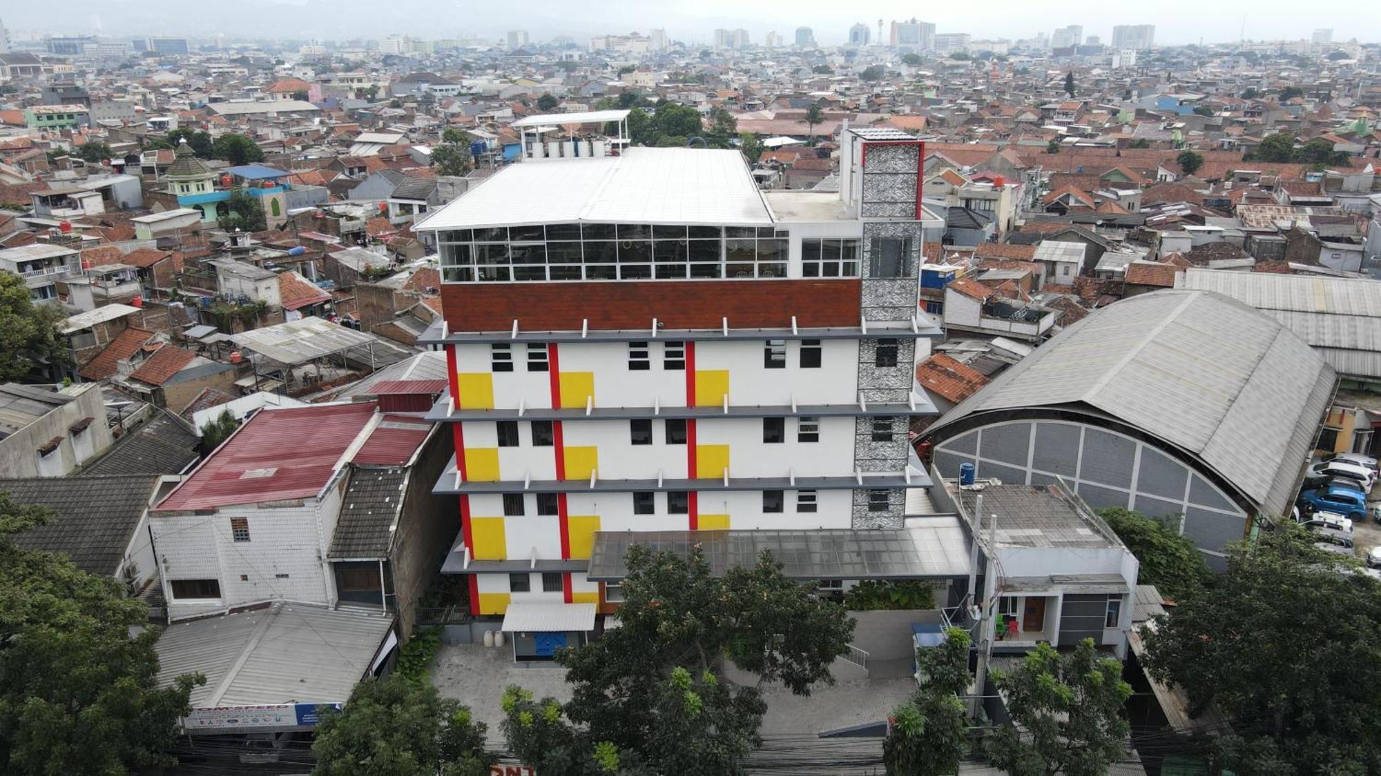 Front One Hotel Pasir Koja Bandung Buitenkant foto