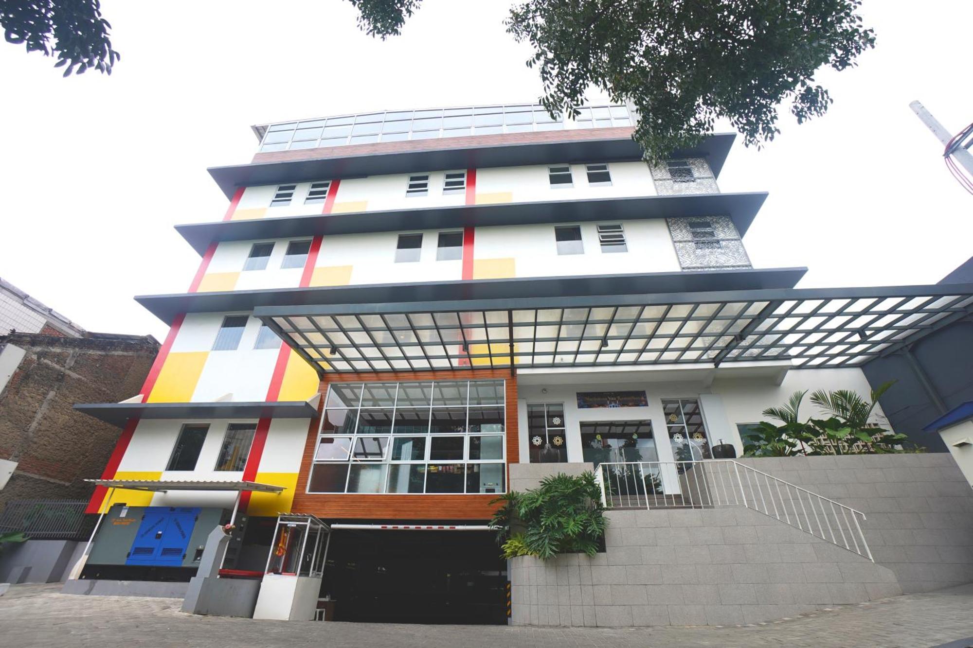 Front One Hotel Pasir Koja Bandung Buitenkant foto